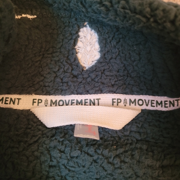 Free People Movement Full Zipper Front Closure Fleece Jacket.  Green Color - Picture 7 of 9